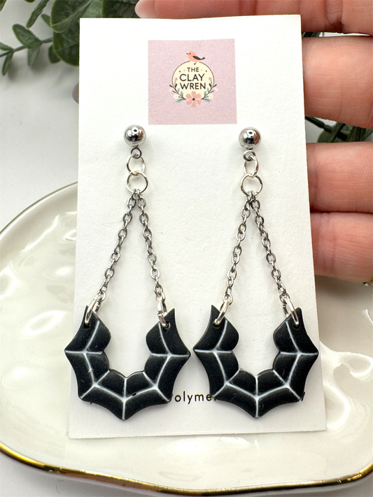 Spiderweb Dangles